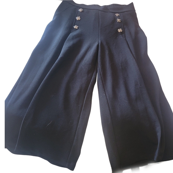 Suzy Shier Black Wide-Leg Cropped Pants with Button Detail L - Picture 1 of 4